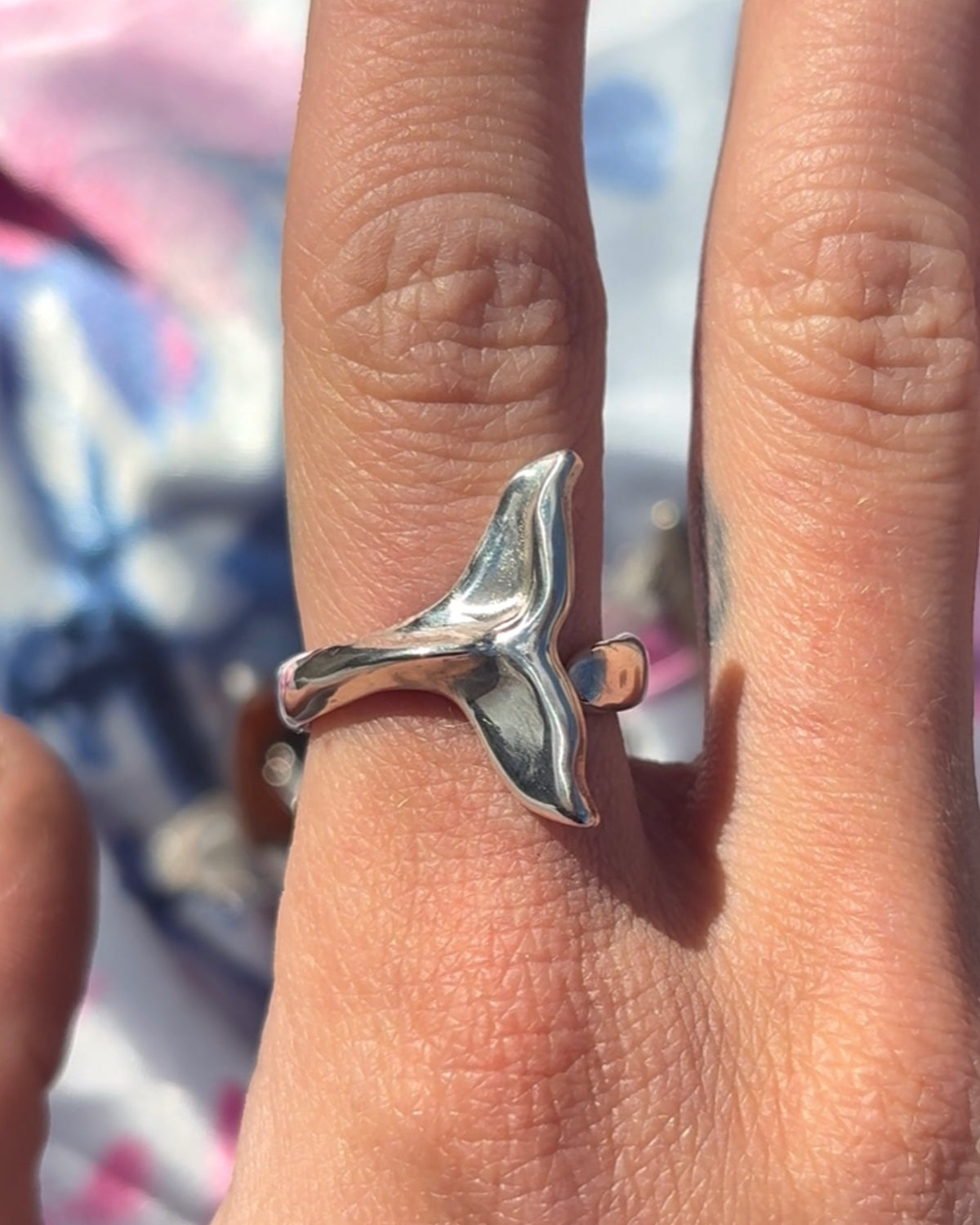 Bague en forme de queue de baleine