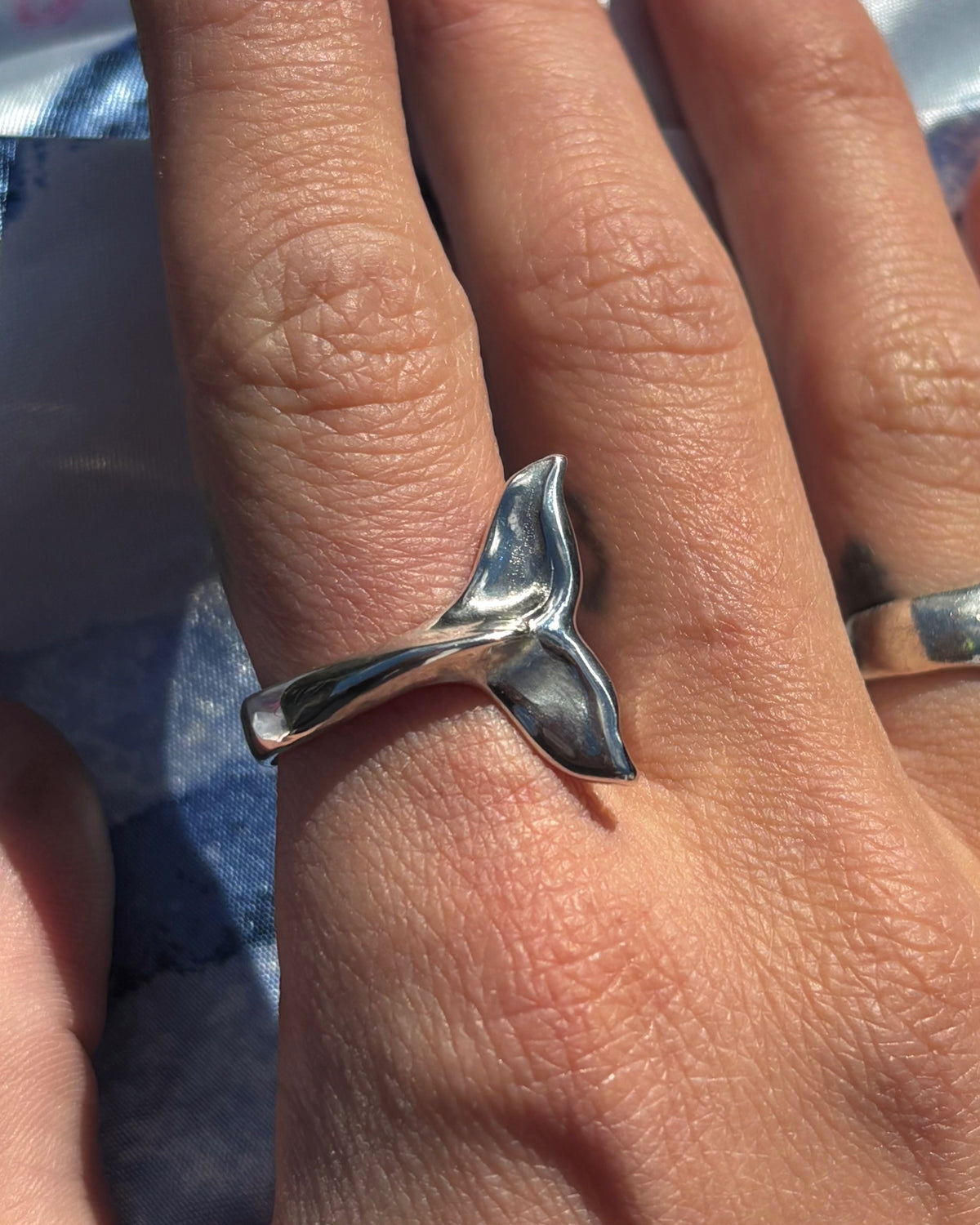 Bague en forme de queue de baleine
